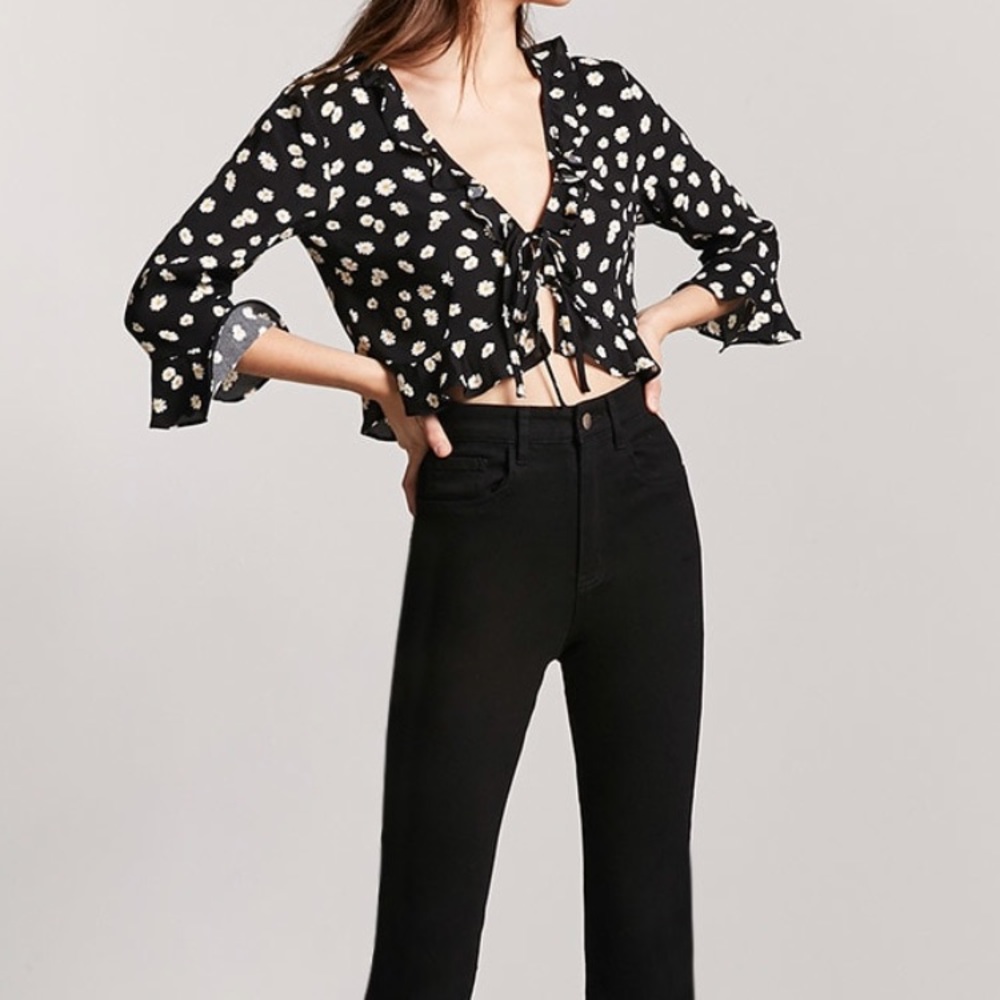 Ruffle daisy top